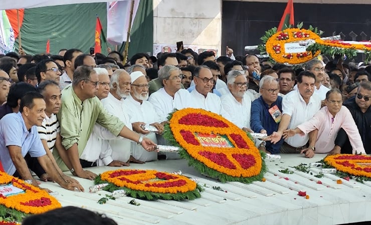 `বিপ্লব ও সংহতি দিবসে’ জিয়ার মাজারে বিএনপির শ্রদ্ধা